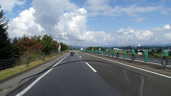 東北自動車道を北上
